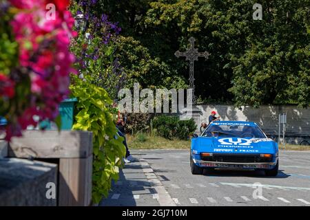 VIF, FRANCIA, 2 settembre 2021 : Tour Auto Optic 2000 terza tappa si avvicina alle strade del Vercors. Vero museo all'aperto, Tour Auto è un'ode Foto Stock