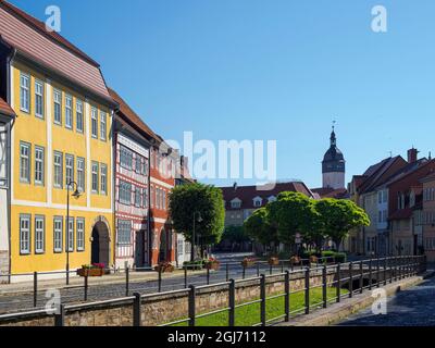 Le case del centro storico sono costruite con tradizionali strutture in legno. La città medievale e termale Bad Langensalza in Turingia. Germania Foto Stock