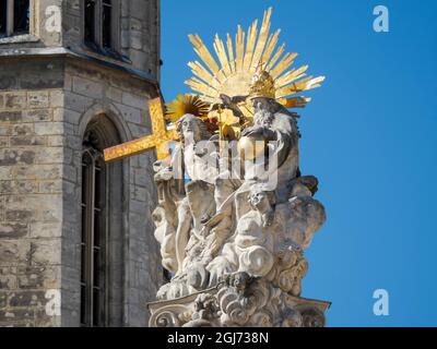 Colonna della Santissima Trinità (Szentharomsag-szobor) nella piazza principale. Sopron a Transdanubia, nella parte occidentale dell'Ungheria, vicino al confine con l'Austria. Orientale Foto Stock