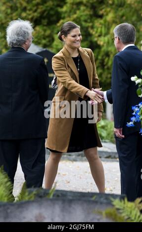 STOCCOLMA 20110918 la Principessa Vittoria della Corona partecipa a una cerimonia di deposizione della corona presso il vecchio cimitero di Uppsala per commemorare la morte di Dag Hammarskjold, ex Segretario Generale delle Nazioni Unite. Sono 50 anni fa Dag Hammarskjold è stato ucciso in un incidente aereo a Ndola, nella Rhodesia settentrionale (ora Zambia). Foto: Claudio Bresciani / SCANPIX / Kod 10090 Foto Stock