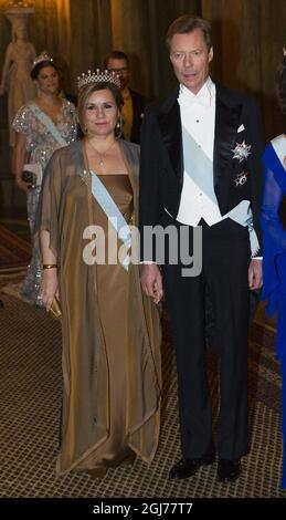 STOCCOLMA - 20111211 Granduchessa Maria Teresa e Granduca Henri di Lussemburgo arrivo a una cena di gala per i Premi Nobel al Palazzo reale di Stoccolma Foto: Henrik Montgomery / SCANPIX Kod: 10060 Foto Stock