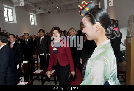 STOCCOLMA 20120211 il re svedese Carl XVI Gustaf e la regina Silvia hanno inaugurato la nuova Galleria coreana presso il Museo delle antichità della lontana Pasqua a Stoccolma, Svezia sabato 11 2012 febbraio. Foto: Maja Suslin / SCANPIX / Kod 10300 Foto Stock