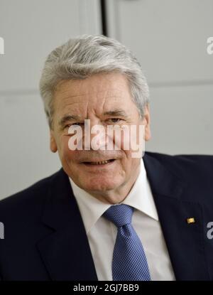 STOCCOLMA 20120504 il Presidente della Germania Joachim Gauck durante una visita alla scuola tedesca di Stoccolma, Svezia, 4 maggio 2012. Il Presidente tedesco è in visita di Stato in Svezia. Foto: Henrik Montgomery / SCANPIX Kod: 10060 Foto Stock