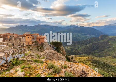 Italia, Sicilia, Provincia Di Palermo, Pollina. Montagne nel Parco Naturale Regionale delle Madonie, parte della rete di geoparks Globale UNESCO. Foto Stock