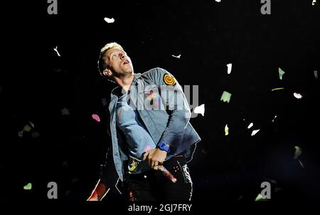 STOCCOLMA 2012-08-30 Chris Martin della band britannica Coldplay suona dal vivo allo Stockholms Stadiun di Stoccolma, Svezia, il 30 agosto 2012. Foto Erik Mårtensson / SCANPIX / Codice 10400 Foto Stock