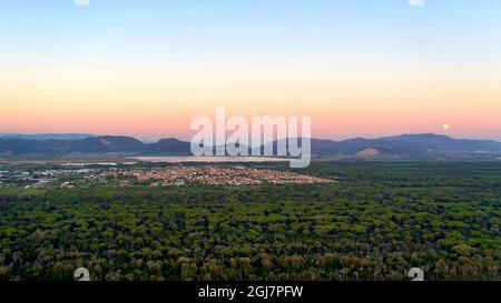 Italia, Toscana, Torre del Lago Puccini, paese e lago di Massaciuccoli Foto Stock
