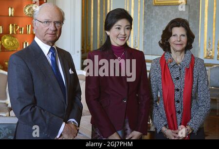 STOCCOLMA 2013-03-04 il re Carl Gustaf e la regina Silvia di Svezia hanno incontrato il primo ministro della Thailandia, la sig.ra YingLuck Shinawatra, durante una cerimonia al Palazzo reale di Stoccolma, Svezia, 4 marzo 2013. Il primo Ministro è in visita ufficiale in Svezia. Anders Wiklund / SCANPIX / kod 10040 Foto Stock