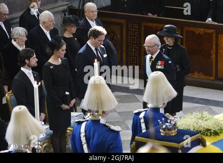 STOCCOLMA 2013-03-16 il principe Carl Philip, la principessa Madeleine, Chris o'Neill e il re Carl Gustaf e la regina Silvia al funerale della principessa Lilian di HRH tenuto nella Cappella reale al Palazzo reale di Stoccolma sabato 16 marzo 2013. Foto Anders Wiklund / SCANPIX / Kod 10040 Foto Stock