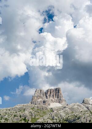 Monte Averau nelle Dolomiti vicino Cortina d'Ampezzo. Italia Foto Stock