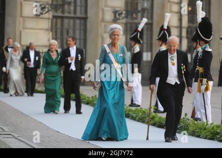 STOCCOLMA 20130608 Alice Trolle-Wachtmeister e Hans Gabriel Trolle-Wachtmeister arrivano alle nozze della Principessa Madeleine di Svezia e del Signor Christopher OÂ Neill tenutesi nella Cappella reale del Palazzo reale di Stoccolma sabato 8 giugno 2013. Foto: Soren Andersson / SCANPIX / kod 1037 Foto Stock