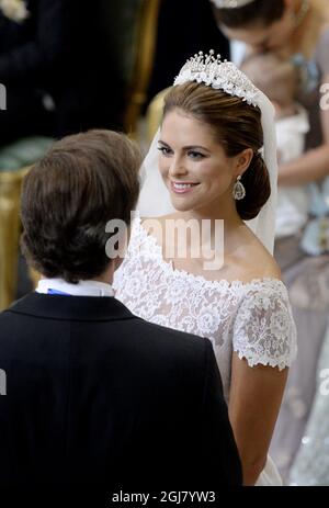 STOCCOLMA 20130608 la cerimonia nuziale tra la Principessa Madeleine di Svezia e il Sig. Christopher OÂ Neill si è svolta nella Cappella reale del Palazzo reale di Stoccolma sabato 8 giugno 2013. Foto: Jessica Gow / SCANPIX / kod 10070 Foto Stock