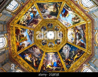 Dipinti biblici, Cappella Medici, Basilica di San Lorenzo, Firenze, Italia. Foto Stock