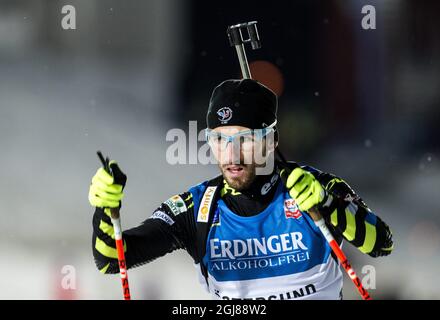 Jean Guillaume Beatrix di Francia passa al traguardo per finire quarto nella corsa di sprint maschile di 10 km Biathlon World Cup a Ostersund, Svezia, il 30 novembre 2013. Foto: Pontus Lundahl / TT / code 10050 Foto Stock