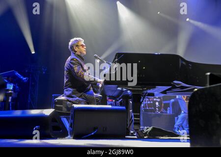 STOCCOLMA 20131213 la rock star britannica Elton John ha tenuto un concerto presso l'arena Friends a Stoccolma venerdì 13 dicembre 2013, con circa 120.000 persone al pubblico. Foto: Bertil Enevag Ericson / TT / kod 10000 Foto Stock