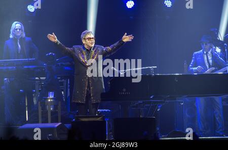 STOCCOLMA 20131213 la rock star britannica Elton John ha tenuto un concerto presso l'arena Friends a Stoccolma venerdì 13 dicembre 2013, con circa 120.000 persone al pubblico. Foto: Bertil Enevag Ericson / TT / kod 10000 Foto Stock