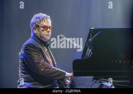 STOCCOLMA 20131213 la rock star britannica Elton John ha tenuto un concerto presso l'arena Friends a Stoccolma venerdì 13 dicembre 2013, con circa 120.000 persone al pubblico. Foto: Bertil Enevag Ericson / TT / kod 10000 Foto Stock