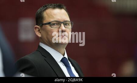 MALMO 2013-12-27 l'allenatore finlandese Mikko Haapakoski durante la partita preliminare di hockey su ghiaccio del World Junior Championship tra Finlandia e Norvegia alla Malmo Arena di Malmo, Svezia, il 27 dicembre 2013. Foto: Andreas Hillergren / TT / code10600 Foto Stock