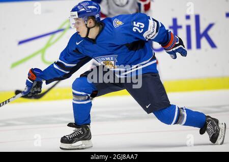 MALMO 2013-12-27 Finland's Henrik Haapala durante la partita preliminare di hockey su ghiaccio del World Junior Championship tra Finlandia e Norvegia alla Malmo Arena di Malmo, Svezia, il 27 dicembre 2013. Foto: Andreas Hillergren / TT / code10600 Foto Stock