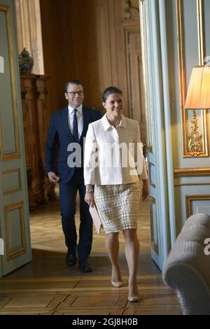 STOCCOLMA 20140520 la Principessa Vittoria e il Principe Daniele sono visti arrivare per un pubblico con il Sindaco di Amburgo, OLAF Scholz, al Palazzo reale di Stoccolma, Svezia, 20 maggio 2014. Foto: Janerik Henriksson / TT / Kod 10010 Foto Stock