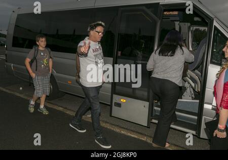 2014-06-26 la band Offspring si esibirà a Tallinn, in Estonia, venerdì 27 giugno 2014. Il chitarrista Noodles (Kevin John Wasserman) è arrivato ieri intorno alle 21:00 accompagnato da sua moglie e suo figlio. Il cantante Dexter Holland arrivò poche ore dopo a mezzanotte con una giovane donna attraente e si dirigeva verso un hotel a cinque stelle Swissotel situato nel centro di Tallinn. Foto Karli Saul/SCANPIX / SCANPIX BALTICS / TT / kod 20985 Ref: ** Foto Stock