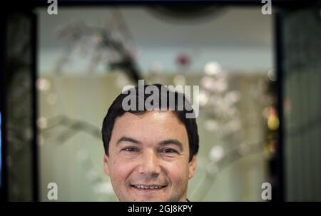 STOCCOLMA 20140630 l'economista e autore francese Thomas Piketty ha tenuto un briefing stampa all'aeroporto di Arlanda prima della sua visita alla settimana politica di Almedalen sull'isola di Gotland, Svezia. Foto: Pontus Lundahl / TT / kod 10050 Foto Stock