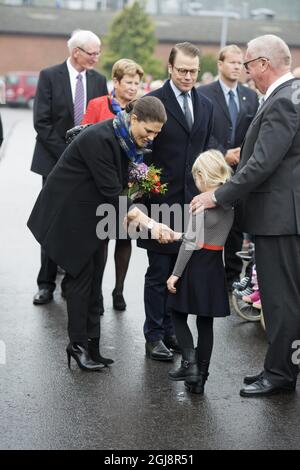 GLIMAKRA 2014-09-24 la principessa della Corona Victoria e il Principe Daniel sono visti durante la loro visita a Ostra Goinge, Svezia del Sud 24 settembre 2014. La coppia Crown Princess è in visita alla comunità. Foto Rickard Nilsson / TT/ Kod 10900 Foto Stock