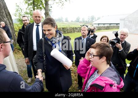 GLIMAKRA 2014-09-24 Crown Princess Victoria e Prince Daniel visitarono Ostra Goinge il 24 settembre 2014 visitarono il Castello di Wanas, una fattoria biologica, una galleria d'arte, un parco di sculture, un negozio e un bar. Foto Rickard Nilsson / TT/ Kod 10900 Foto Stock