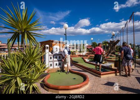 Spagna, Isole Canarie, Gran Canaria Island, Playa del Ingles, campo da mini golf. Foto Stock