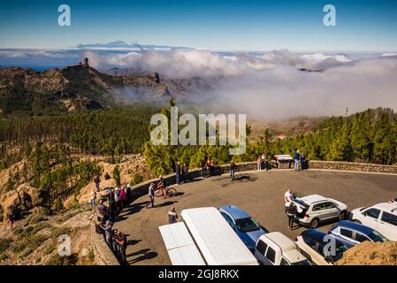 Spagna, Isole Canarie, Gran Canaria Island, Pozo de las Nieves, vista panoramica sul monte Roque Nubio e El Teide sull'isola di Tenerife Foto Stock