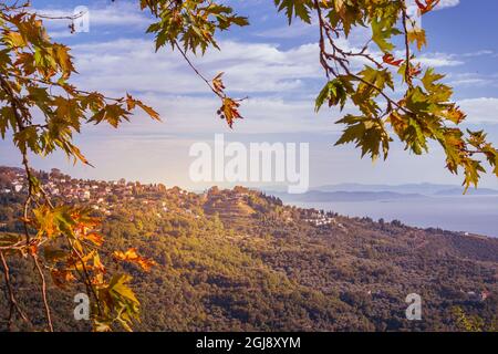 Portaria montagna villaggio vista aerea tramonto, Pilio, Monte Pelio, Grecia Foto Stock