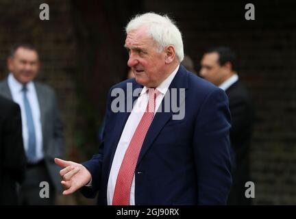 L'ex Taoiseach Bertie Ahern partecipa a un evento presso la residenza dell'Ambasciatore degli Stati Uniti a Dublino. Ahern ha chiesto al DUP di non distruggere le istituzioni politiche dell'Irlanda del Nord. Data foto: Giovedì 9 settembre 2021. Foto Stock