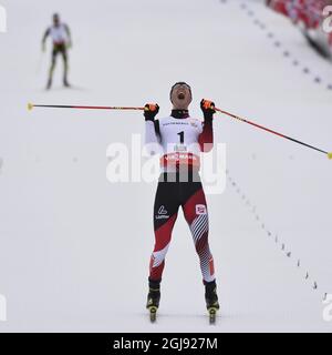 Bernhard Gruber, in Austria, reagisce dopo aver vinto la corsa individuale di 10 km durante il Nordic Combined Gundersen LH HS134/10,0 (K) ai Campionati mondiali di sci nordico 2015 della FIS a Falun, Svezia, 26 febbraio 2015. Foto: Anders Wiklund / TT ** SVEZIA FUORI ** Foto Stock