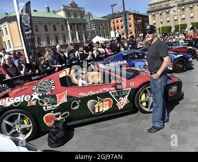 STOCCOLMA 2015-05-24 il rally internazionale annuale Gumball 3000 è iniziato da Norrbro nel centro di Stoccolma domenica 24 maggio 2015. Quest'anno il percorso parte da Stoccolma passando per Oslo, Copenhagen, Amsterdam, San Francisco, Los Angeles e termina a Las Vegas. Foto: Jonas Ekstromer / TT / kod 10030 Foto Stock