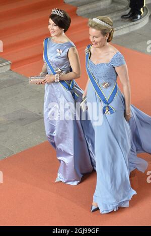 La principessa Corona Maria di Danimarca e la regina Mathilde del Belgio al matrimonio del principe Carl Philip e Sofia Hellqvist nella Cappella reale di Stoccolma, Svezia, 13 giugno 2015. Foto Henrik Montgomery / TT Kod 10060 Foto Stock