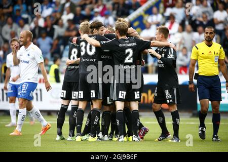 NORRKOPING 2015-07-19 i giocatori di IFK Goteborg festeggiano il traguardo di apertura durante la loro prima partita di calcio di campionato contro IFK Norrkoping al Nya Parken di Norrkoping, Svezia, il 19 luglio 2015. La partita è terminata 2-2. Poto: Stefan Jerrevang / TT / code 60160 Foto Stock