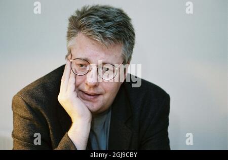 *immagine del file in relazione al rilascio del nuovo libro del Millennio Agosto 27* STOCCOLMA 2004-11-02 giornalista e autore svedese Stieg Larsson. Stieg Larsson morì per un attacco di cuore nel 2004, 50 anni. I suoi tre thriller che non sono stati pubblicati quando è morto, 'uomo che odiano le donne', 2005 , 'la ragazza che ha giocato con il fuoco', 2006 e 'il castello dell'aria che ha saltato in su', 2007 sono tutti più venduti in Svezia e in molti altri paesi. Foto: Britt-Marie Trensmar / SCANPIX codice 36710 Foto Stock