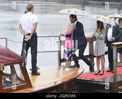 KARLSTAD 2015-08-26 il principe Carl Philip e la principessa Sofia sono visti durante la loro visita a Karlstad, Svezia, 27 agosto 2015. La coppia di principi è in prima visita nella loro contea di casa come Duca e Duchessa del Varmland . Foto Jonas Ekstromer / TT / kod 10030 Foto Stock