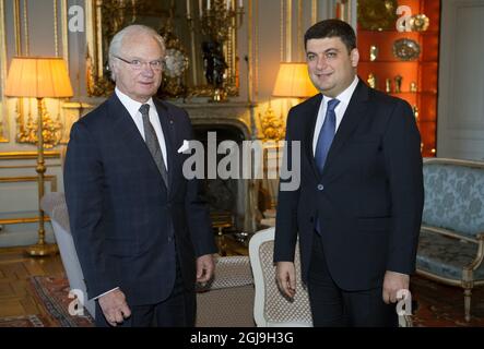 Re svedese Carl Gustaf durante un'udienza con il Presidente del parlamento ucraino, Volodymyr Groysman al Palazzo reale di Stoccolma, Svezia, 17 novembre 2015. Foto: Henrik Montgomery / TT / kod 10060 Foto Stock