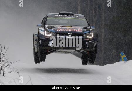 KARLSTAD 2016-02-12 Sebastien Ogier, Francia, VW Polo WRC fuori Karlstad, Svezia, durante il Rally Svezia 2016 febbraio 12, 2016. Foto: Micke Fransson / TT / ** SVEZIA FUORI ** Foto Stock