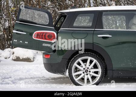 UPPSALA 2016-01-13 Mini Clubman Cooper D automat. Foto: Anders Wiklund / TT Kod 10040 auto, traffico, strada, strada, trasporto, comunicazione, trunk Foto Stock