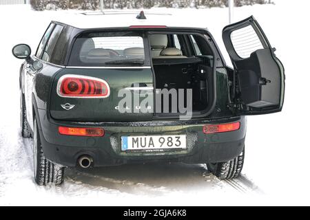 UPPSALA 2016-01-13 Mini Clubman Cooper D automat. Foto: Anders Wiklund / TT Kod 10040 auto, traffico, strada, strada, trasporto, comunicazione, trunk Foto Stock