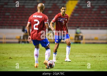 SAN JOSE, Costa Rica: Ricardo Blanco (L) e Celso Borges (R) del Costa Rica durante la partita di pareggio 1-1 tra Costa Rica e Giamaica nel CONCACACAF F F. Foto Stock