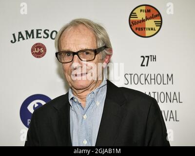 Il regista britannico Ken Loach arriva per l'apertura del Festival di Stoccolma al teatro Skandia di Stoccolma, in Svezia, l'8 novembre 2016. Il film di Loach 'i, Daniel Blake' apre il festival. Foto Claudio Bresciani / TT code 10090 Foto Stock