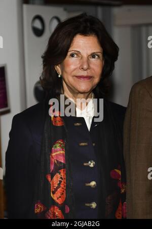 ESKILSTUNA 2016-11-08 Re Carl Gustaf e Regina Silvia hanno visitato un rifugio per senzatetto a Eskilstuna, Svezia, 8 novembre 2016 Foto: Pontus Lundahl / TT / kod 10050 Foto Stock