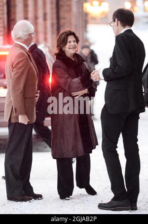 ESKILSTUNA 2016-11-08 Re Carl Gustaf e Regina Silvia hanno visitato un rifugio per senzatetto a Eskilstuna, Svezia, 8 novembre 2016 Foto: Pontus Lundahl / TT / kod 10050 Foto Stock