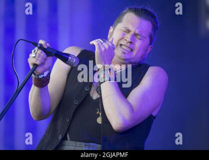 SOELVESBORG 20170610 il cantante Jay Buchanan della band statunitense Rival Sons suona il 9 giugno 2017 al Sweden Rock Festival 2017 di Solvesborg, nel sud della Svezia. Foto: Fredrik Sandberg / TT / code 10080 Foto Stock