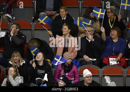 OSTERSUND 2017-10-13 Crown Princess Victoria ha partecipato venerdì alla partita di hockey su ghiaccio para tra Svezia e Repubblica Ceca a Ostersund Svezia. Foto Robert Henriksson / TT kod 11393 Foto Stock