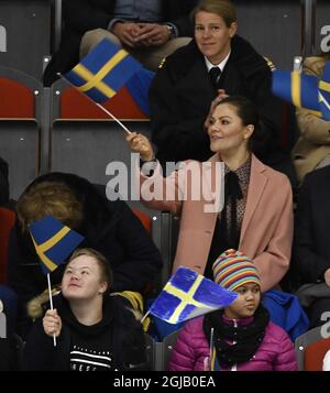 OSTERSUND 2017-10-13 Crown Princess Victoria ha partecipato venerdì alla partita di hockey su ghiaccio para tra Svezia e Repubblica Ceca a Ostersund Svezia. Foto Robert Henriksson / TT kod 11393 Foto Stock