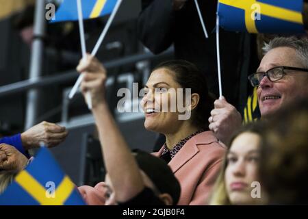 OSTERSUND 2017-10-13 Crown Princess Victoria ha partecipato venerdì alla partita di hockey su ghiaccio para tra Svezia e Repubblica Ceca a Ostersund Svezia. Foto Robert Henriksson / TT kod 11393 Foto Stock