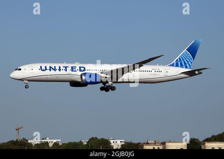 United Airlines Boeing 787-9 Dreamliner, atterra all'aeroporto di Roma Fiumicino. Foto Stock